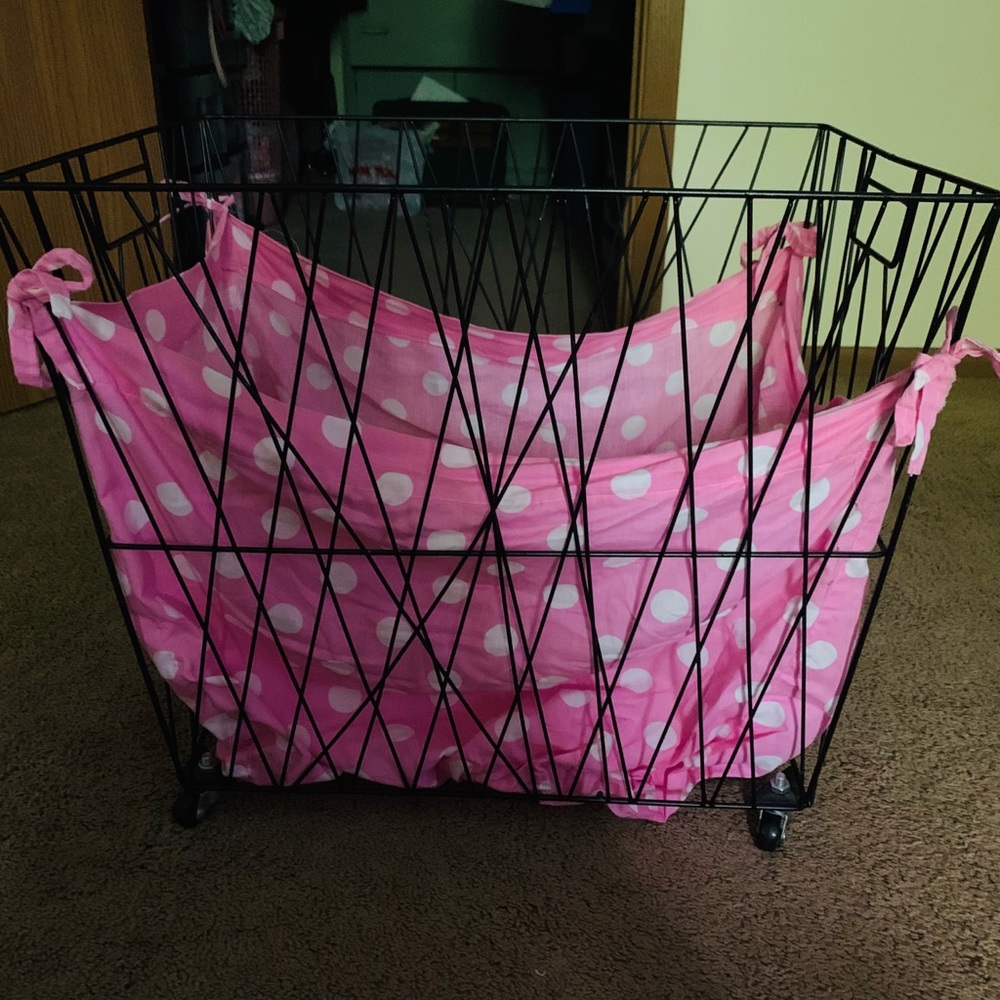 Vs pink store prop